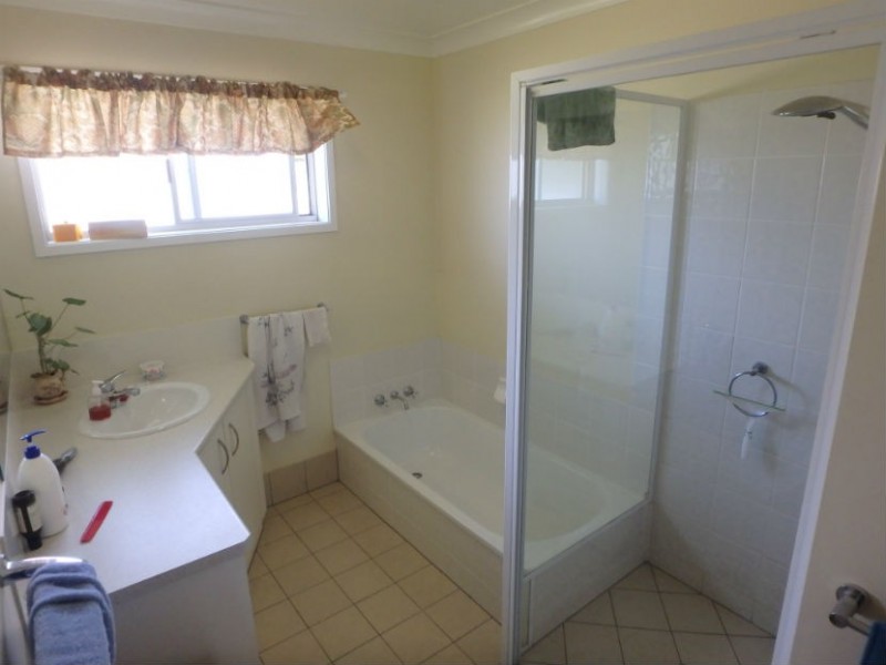 85 Old Gin Gin Rd, Oakwood QLD 4670