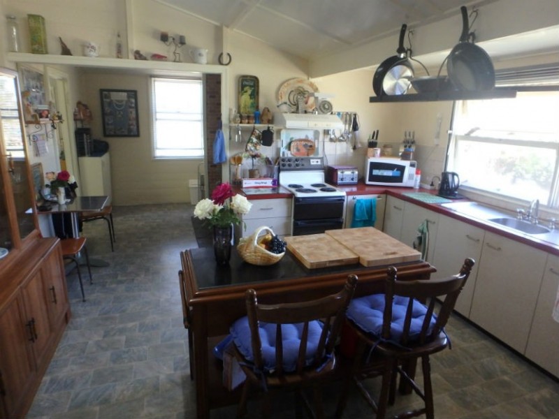 2263 Gin Gin Rd, South Kolan QLD 4670