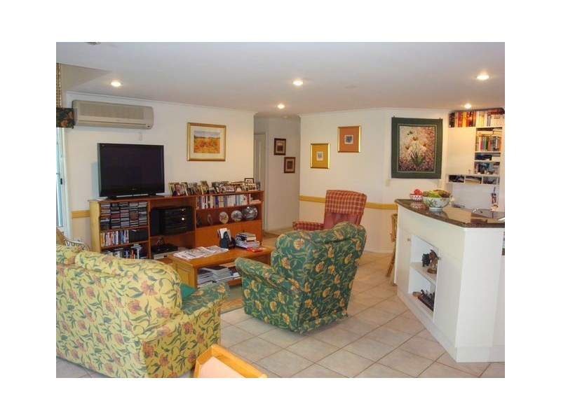 Avenell Heights QLD 4670