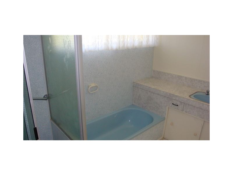 Avenell Heights QLD 4670