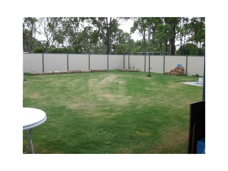 16 Agnes Street, Howard QLD 4659