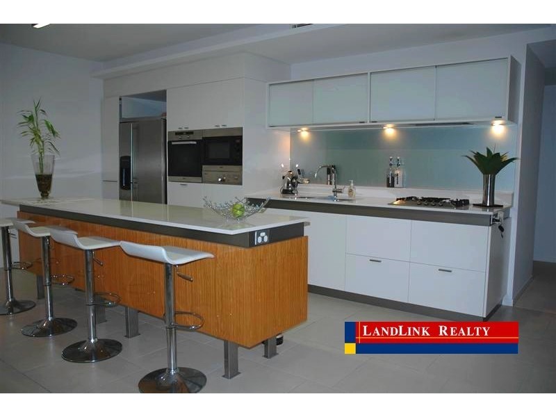 Paradise Point QLD 4216