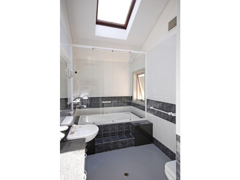 29 The Bulwark, Castlecrag NSW 2068