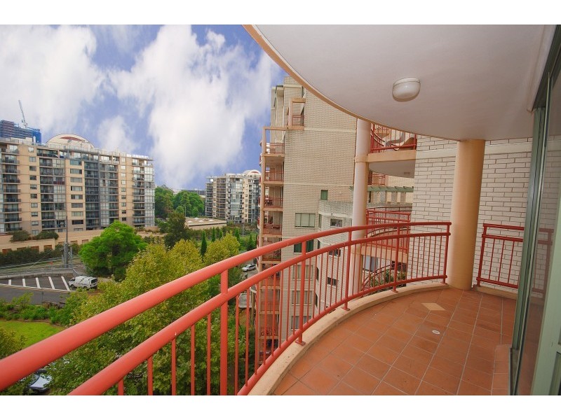 56/15  Herbert Street, St Leonards NSW 2065