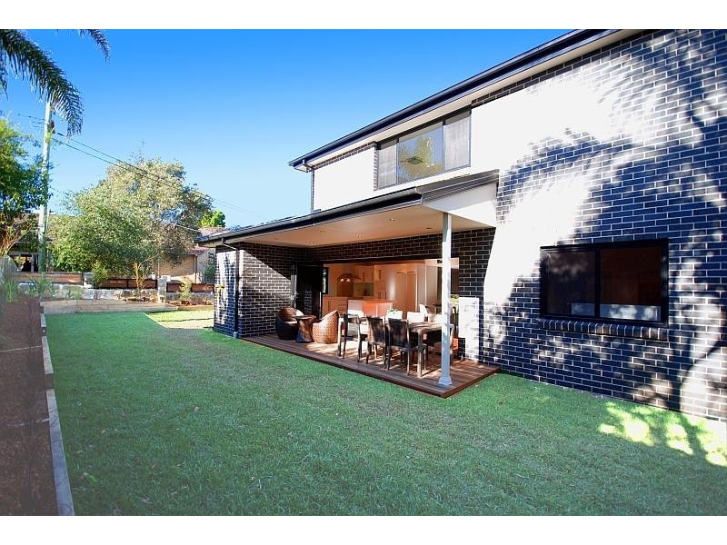 2 Moore Street, Roseville NSW 2069