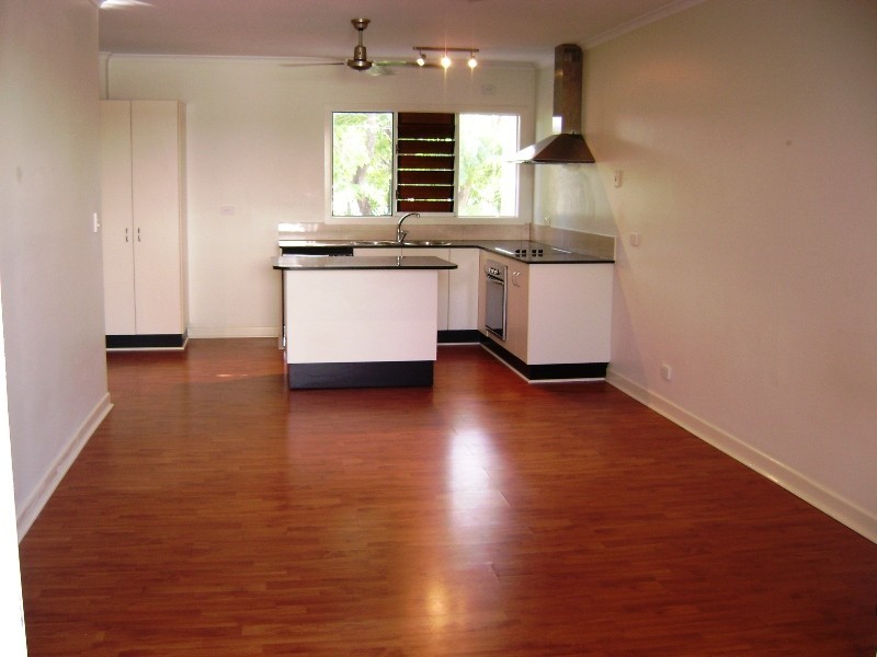 2/15 Amphora Street, Palm Cove QLD 4879