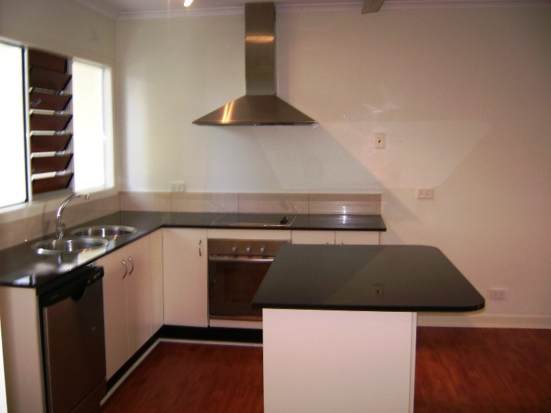 2/15 Amphora Street, Palm Cove QLD 4879