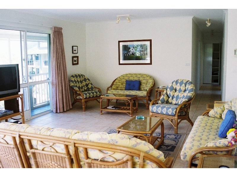 131/999 Coral Coast Drive, Palm Cove QLD 4879