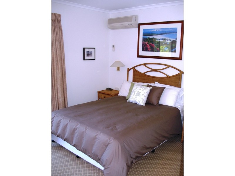 131/999 Coral Coast Drive, Palm Cove QLD 4879