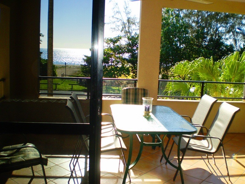 4/77 Sims Esplanade, Yorkeys Knob QLD 4878