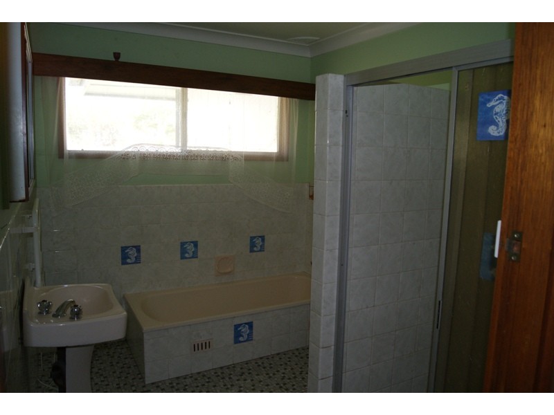 39 Beach Road, Batemans Bay NSW 2536