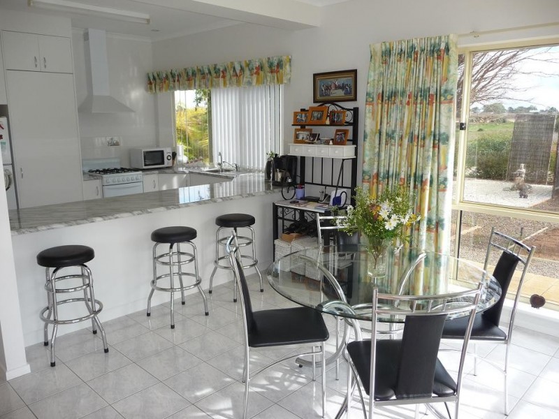 11 Seymour Drive, Wellington East SA 5259