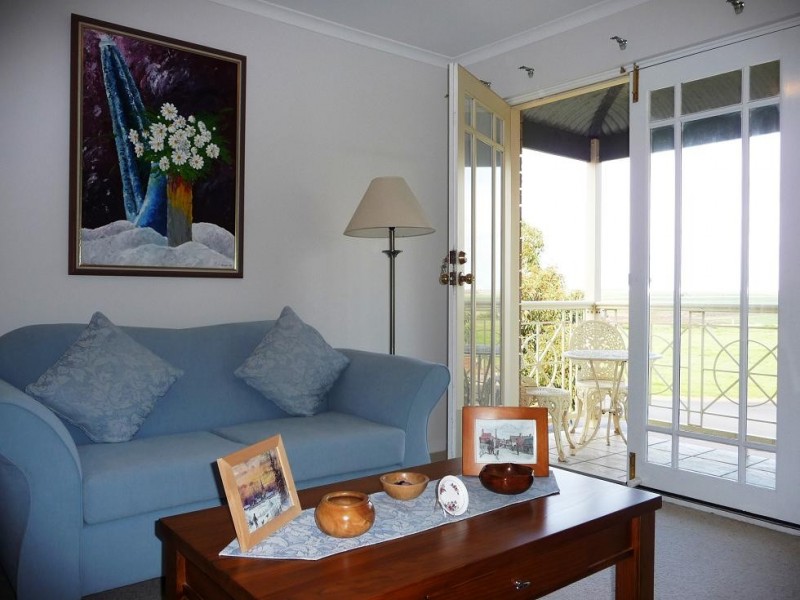 11 Seymour Drive, Wellington East SA 5259