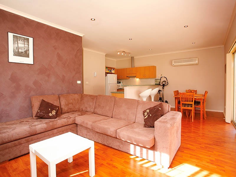 18 Bluewren Circuit, Mawson Lakes SA 5095