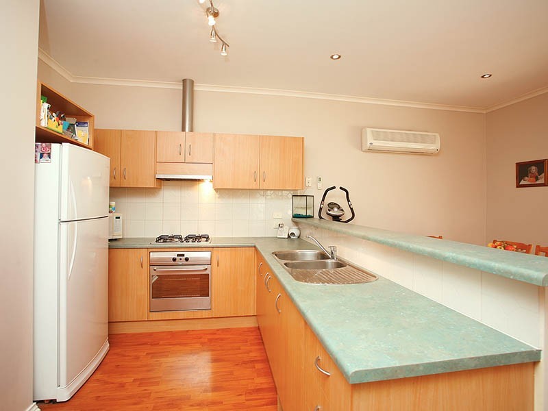 18 Bluewren Circuit, Mawson Lakes SA 5095