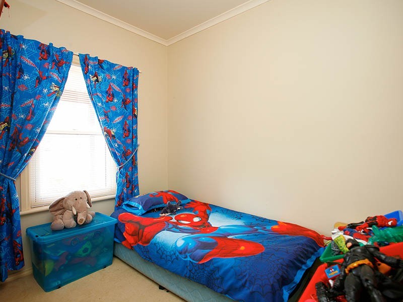 18 Bluewren Circuit, Mawson Lakes SA 5095