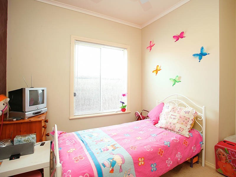 18 Bluewren Circuit, Mawson Lakes SA 5095