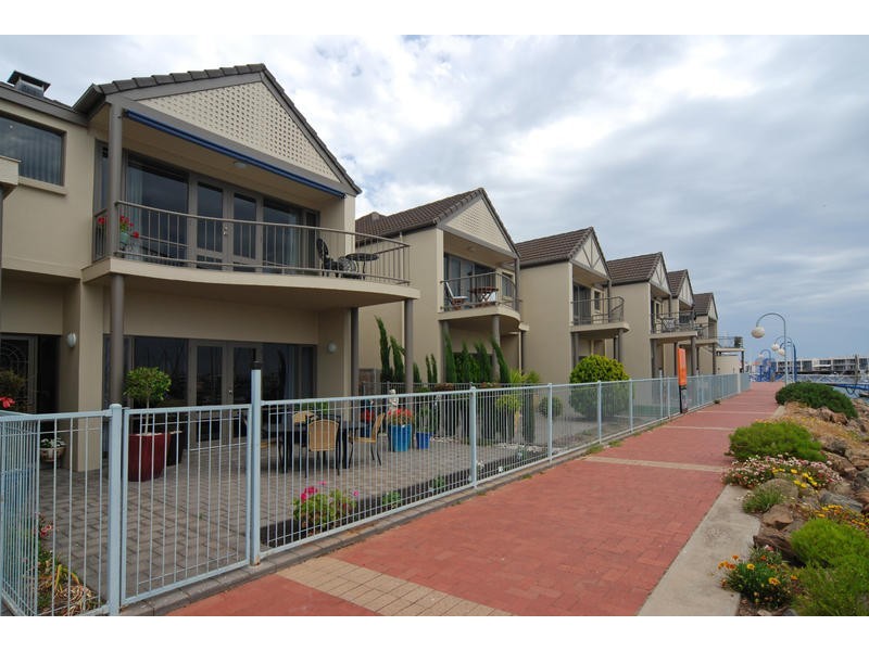 7/12 Arcadia Court, North Haven SA 5018