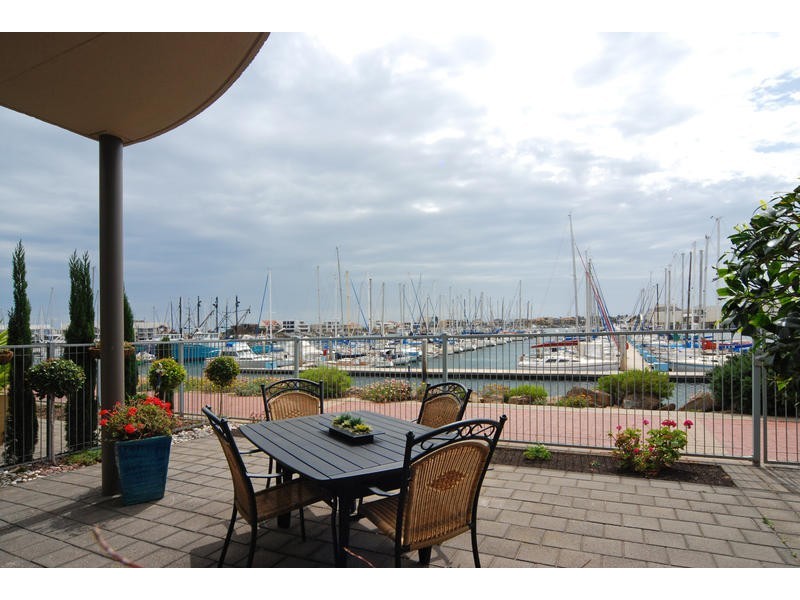 7/12 Arcadia Court, North Haven SA 5018