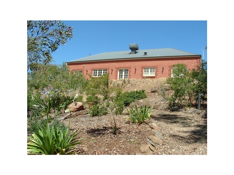 27 Young Road, Kanmantoo SA 5252