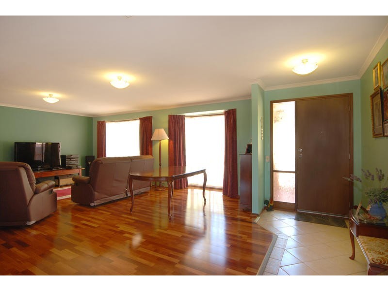 27 The Parkway, Aberfoyle Park SA 5159