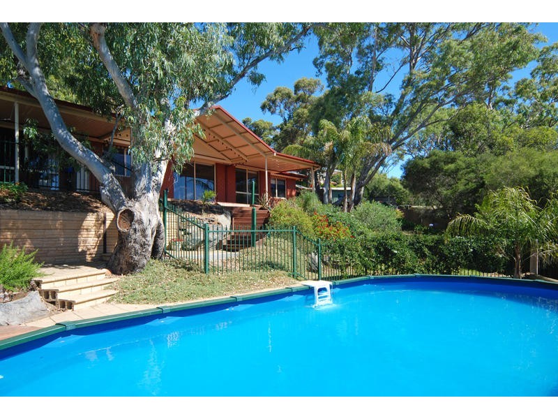 27 The Parkway, Aberfoyle Park SA 5159