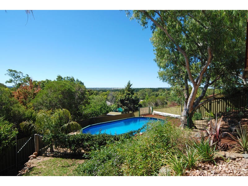 27 The Parkway, Aberfoyle Park SA 5159