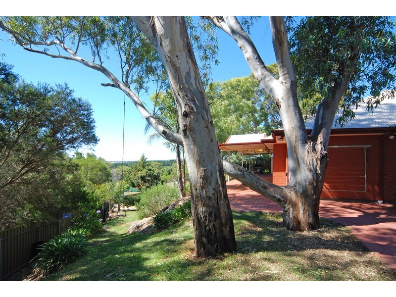 27 The Parkway, Aberfoyle Park SA 5159