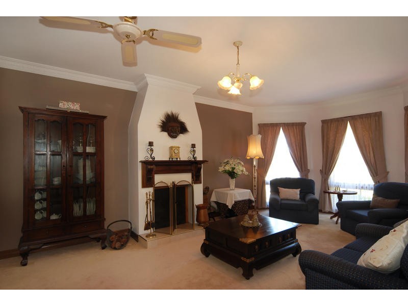 19 Greenfinch Crt, Wynn Vale SA 5127