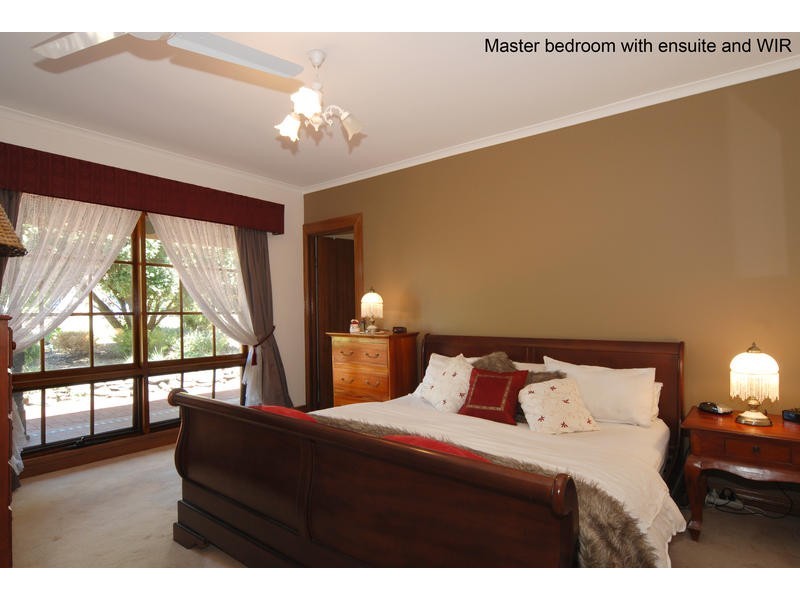 19 Greenfinch Crt, Wynn Vale SA 5127