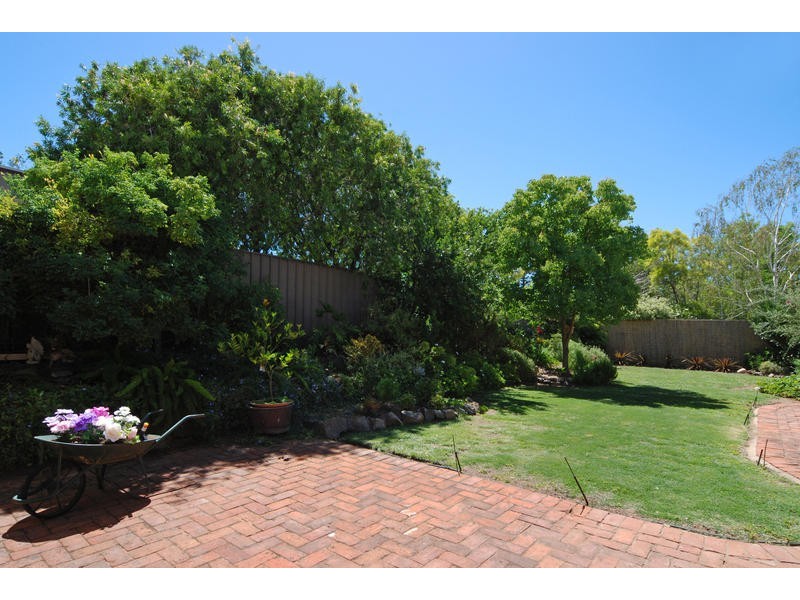 19 Greenfinch Crt, Wynn Vale SA 5127
