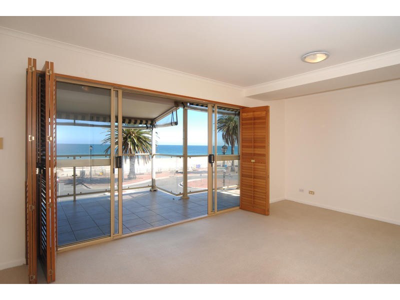 2/222 Esplanande, Seacliff SA 5049