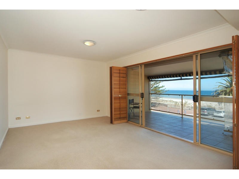 2/222 Esplanande, Seacliff SA 5049