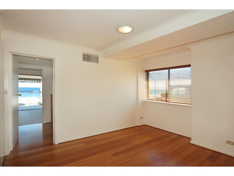 2/222 Esplanande, Seacliff SA 5049