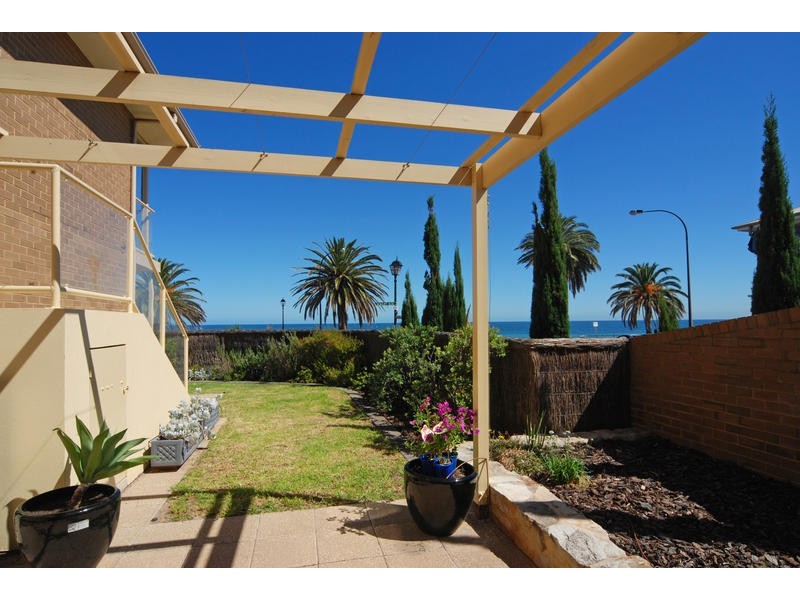 2/222 Esplanande, Seacliff SA 5049