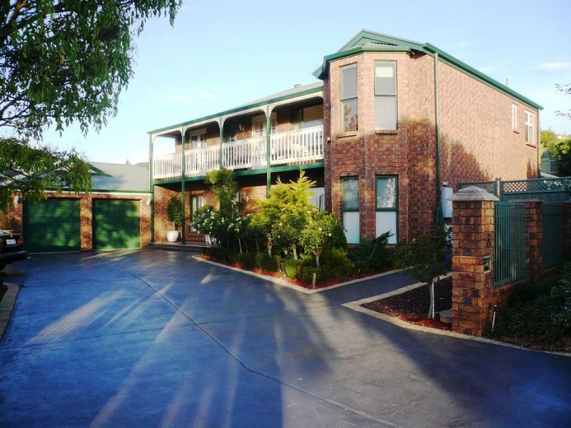 6 Rochester Crescent, Golden Grove SA 5125