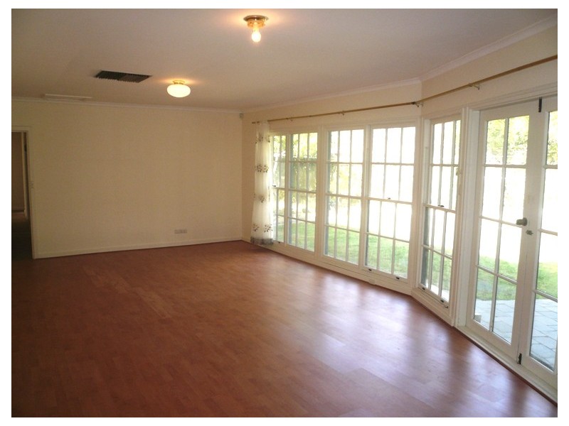 11 John Cleland Drive, Beaumont SA 5066