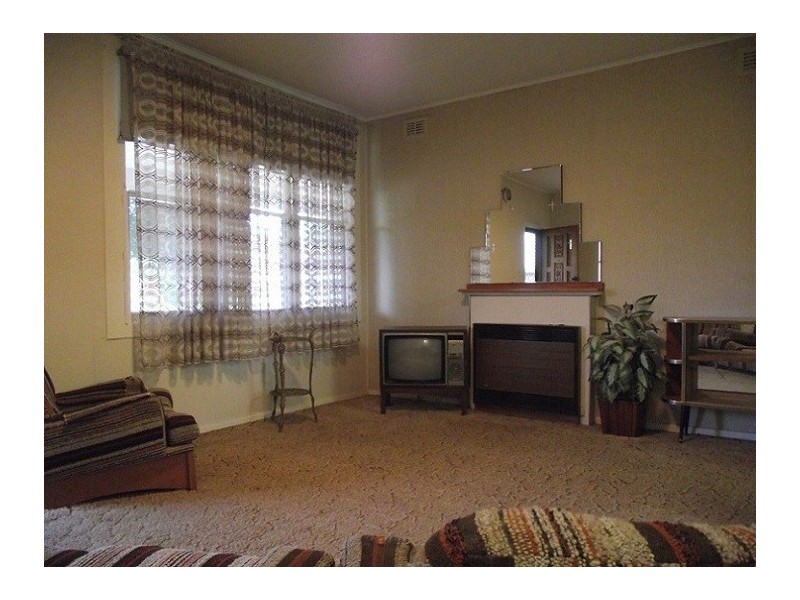 2 Kent Avenue, Seacombe Gardens SA 5047