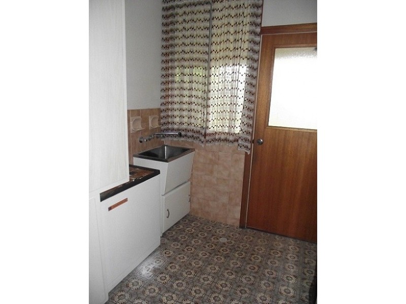 2 Kent Avenue, Seacombe Gardens SA 5047