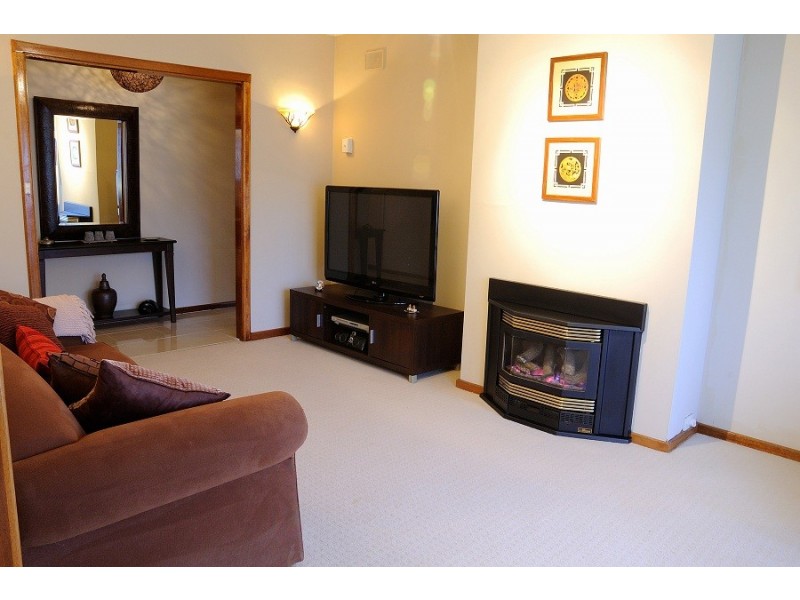 10 Tamala Crescent, Gilles Plains SA 5086