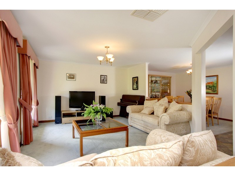 10 Burnett Drive, One Tree Hill SA 5114