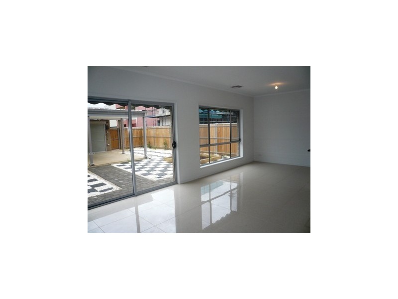 24 Robinson Street, Mawson Lakes SA 5095