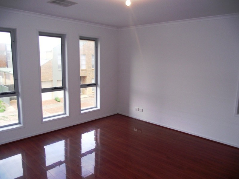 24 Robinson Street, Mawson Lakes SA 5095