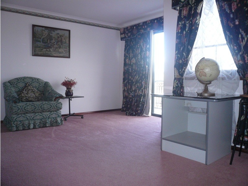 30 Reordan Drive, Greenwith SA 5125