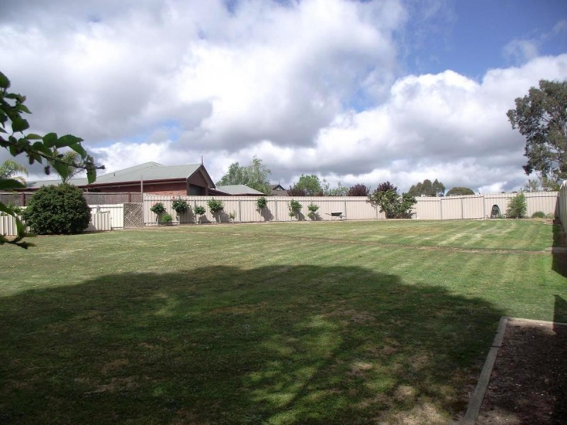 7 John Murray Drive, Williamstown SA 5351