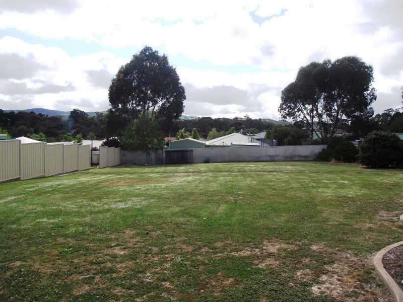 7 John Murray Drive, Williamstown SA 5351