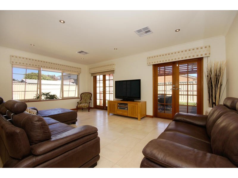 38 St Albans Tce, Semaphore Park SA 5019