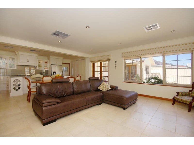 38 St Albans Tce, Semaphore Park SA 5019
