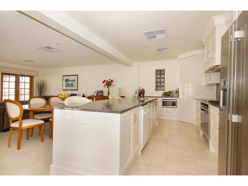 38 St Albans Tce, Semaphore Park SA 5019