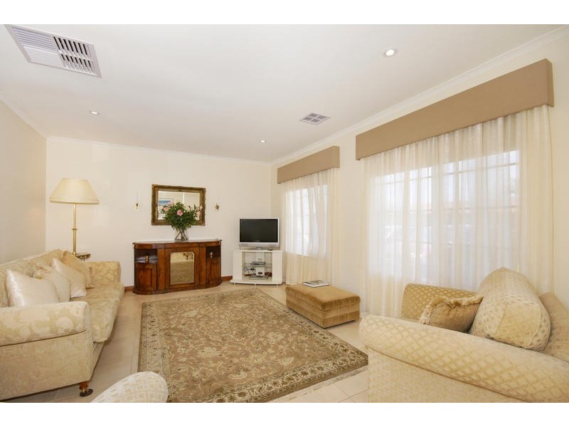 38 St Albans Tce, Semaphore Park SA 5019